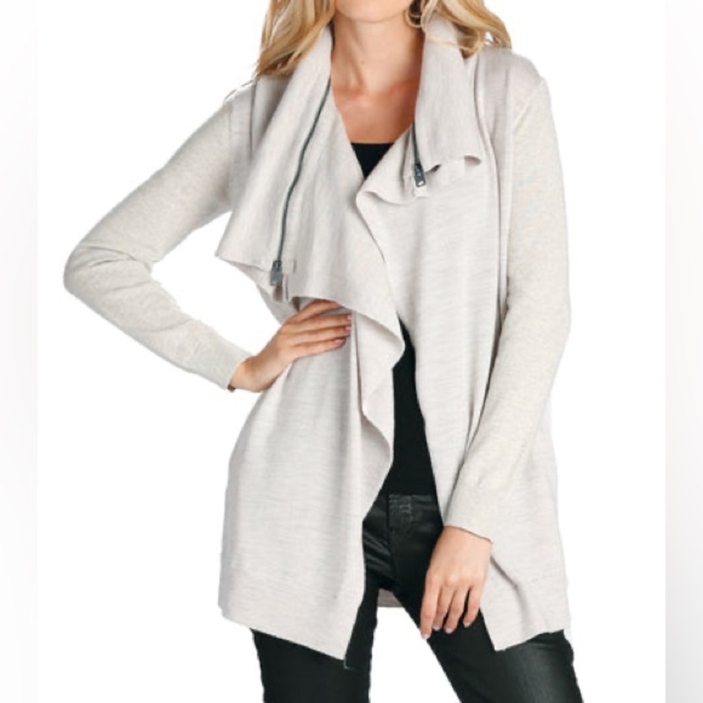 Soft cream Elan cardigan. Size Medium.